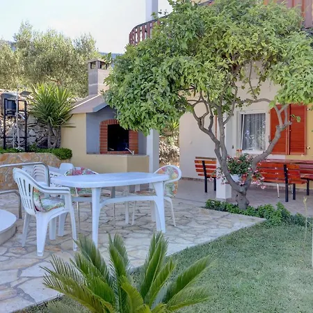 Family Friendly With A Swimming Pool Kastel Sucurac, - 14047 Kastela