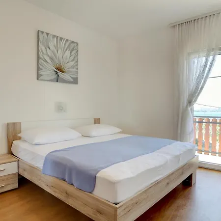 Family Friendly With A Swimming Pool Kastel Sucurac, - 14047 Kastela